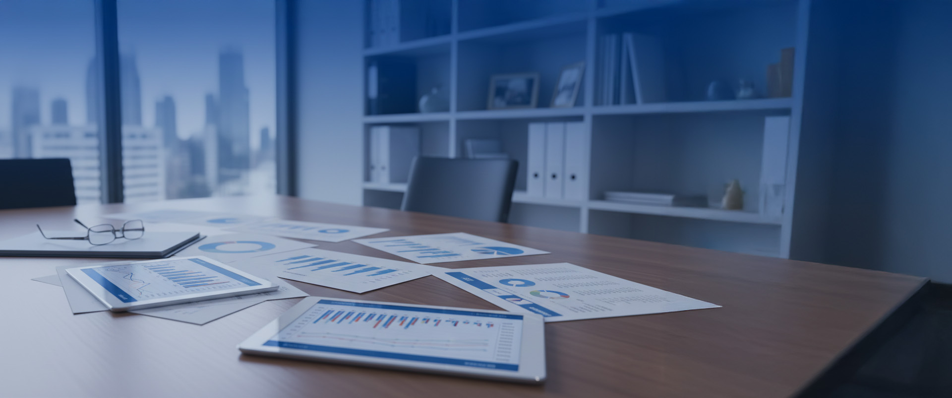 What does a bridging broker do, and when should a borrower use one